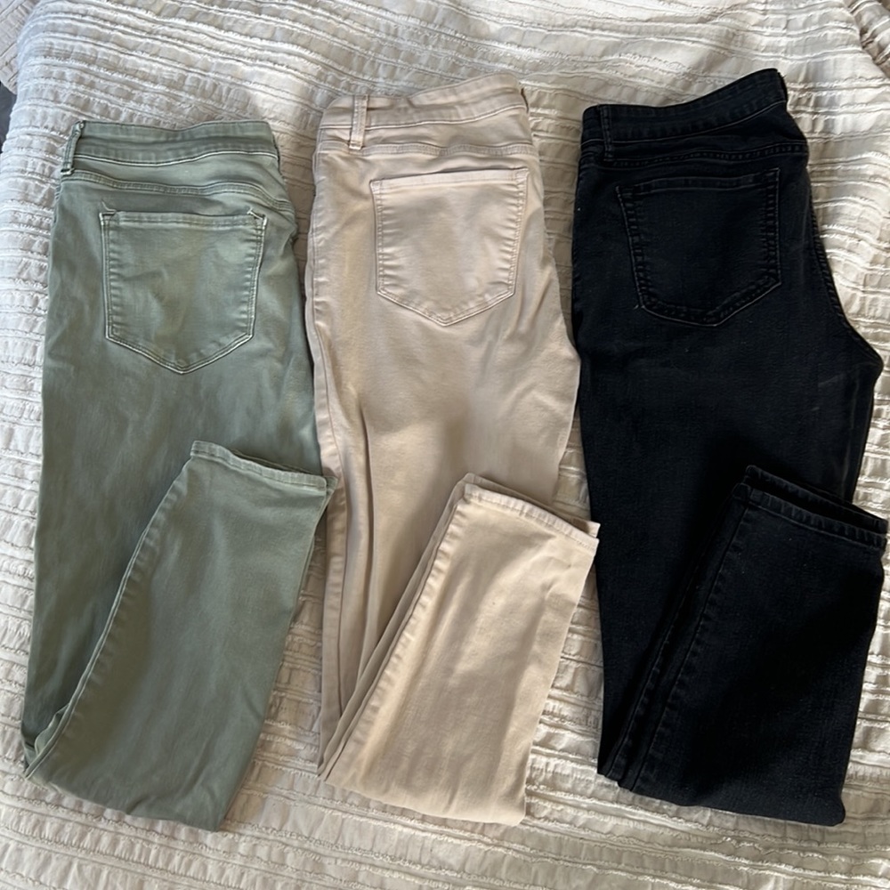 Old Navy Rockstar Super Skinny
